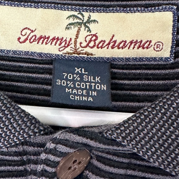 EUC TOMMY BAHAMA 3 BUTTON FRONT CLOSURE. SIZE XL - Picture 3 of 6